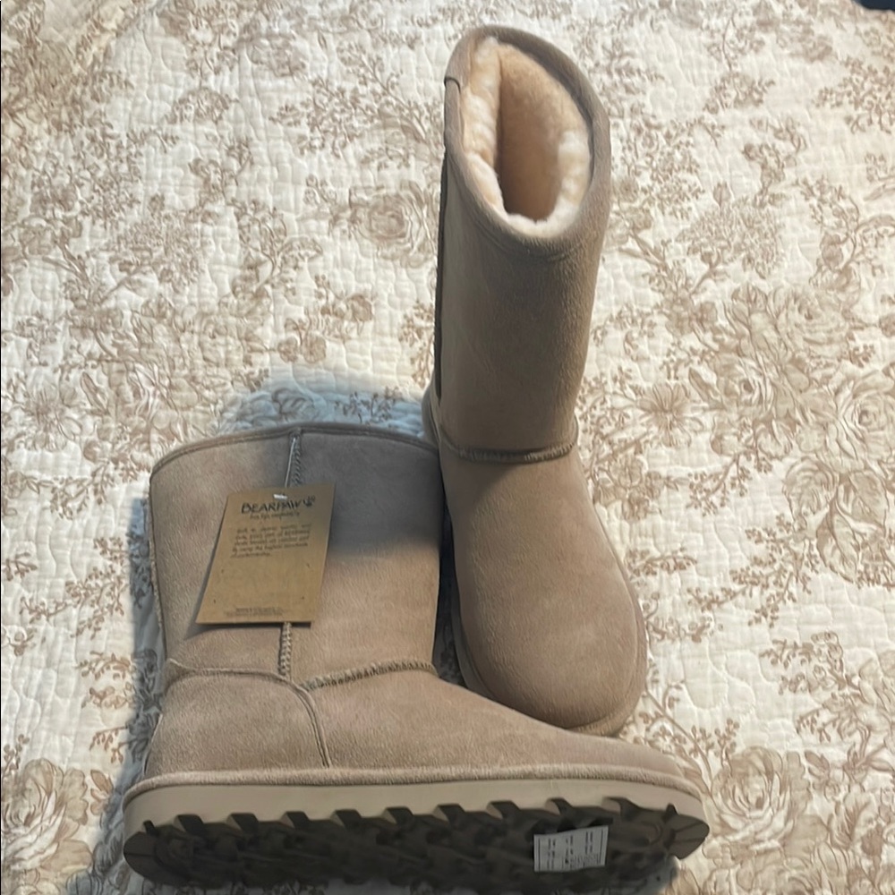 BearPaw Tan Winter Boots with Plush Lining